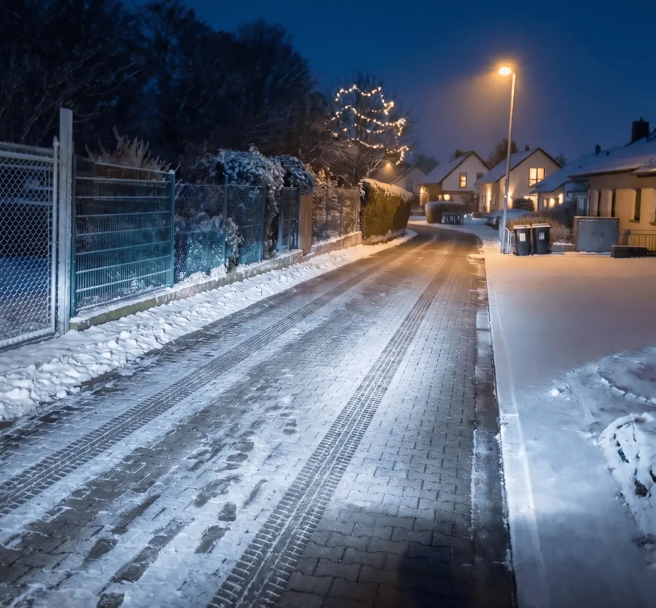 Winterdienst Winterdienst in Wiesbaden – geräumter und gestreuter Gehweg von HHG